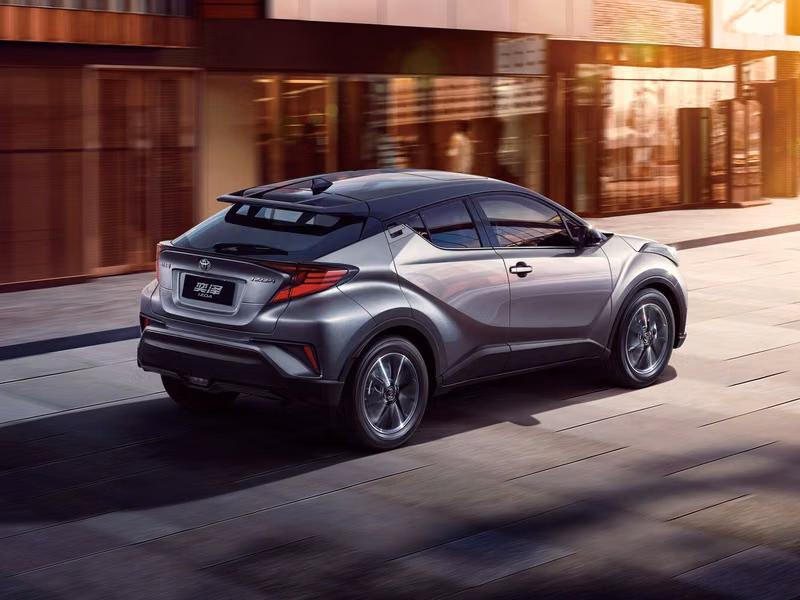 Toyota Izoa I Рестайлинг, Внедорожник 5 дв. — вид сзади слева