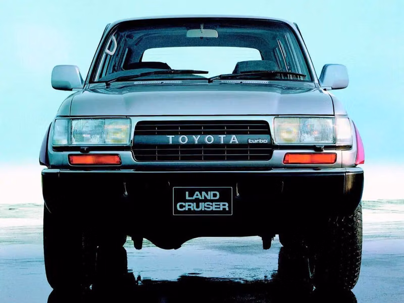 Toyota Land Cruiser السلسلة 80، دفع رباعي 5 أبواب — منظر أمامي
