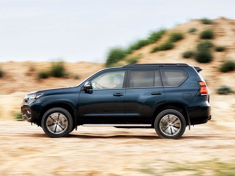 Toyota Land Cruiser Prado 150 Series 150 Series Facelift 2، دفع رباعي 5 أبواب — منظر من الجانب الأيسر