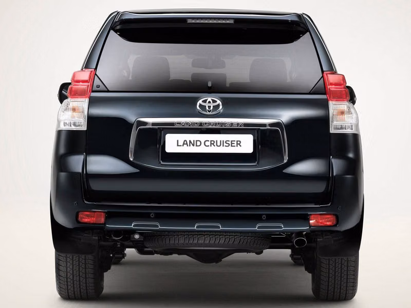 Toyota Land Cruiser Prado السلسلة 150، دفع رباعي 5 أبواب — منظر خلفي