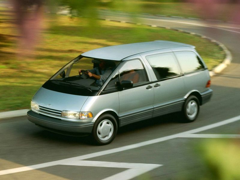 Toyota Previa I (XR10، XR20)، ميني فان — منظر أمامي أيسر