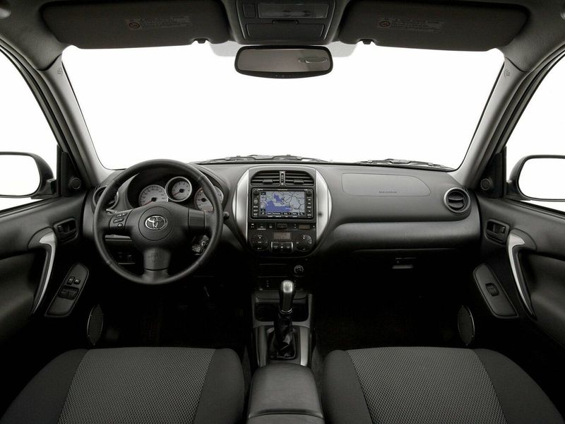 Toyota RAV4 فيس ليفت II (XA20) II (XA20)، دفع رباعي 3 أبواب — لوحة القيادة