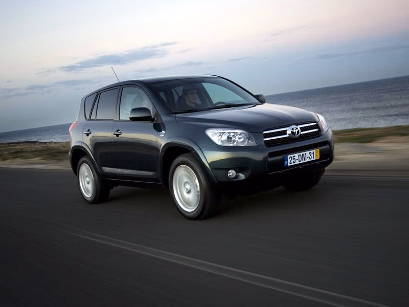 Toyota RAV4 III (XA30)، دفع رباعي 5 أبواب — منظر أمامي أيمن