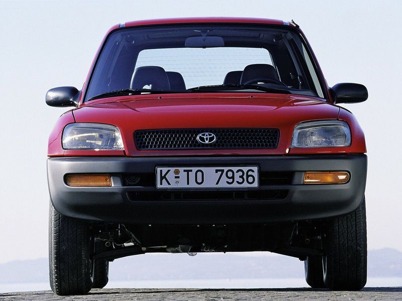 Toyota RAV4 I (XA10)، دفع رباعي 3 أبواب — منظر أمامي
