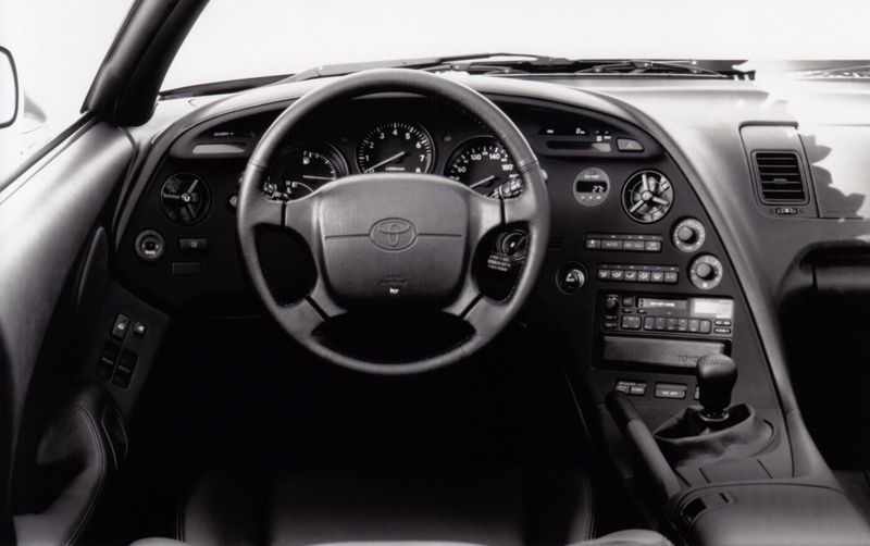 Toyota Supra IV (A80)، كوبيه — لوحة القيادة