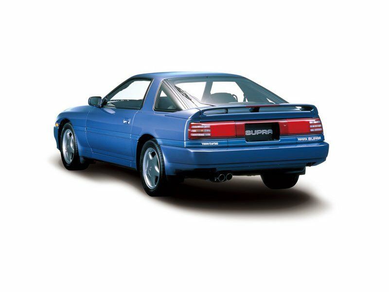 Toyota Supra III (A70)، كوبيه — منظر خلفي أيسر