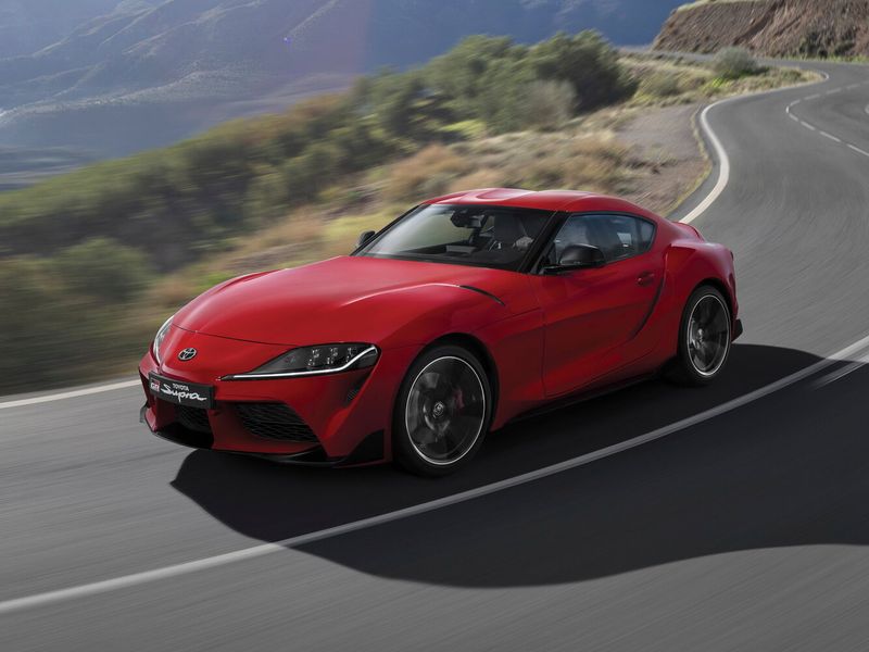 Toyota Supra V (A90)، كوبيه — منظر أمامي أيمن