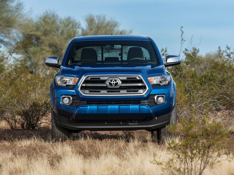 Toyota Tacoma III, Пикап двойная кабина — вид спереди