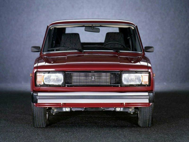 LADA (VAZ) 2104, Универсал 5 дв. — вид спереди