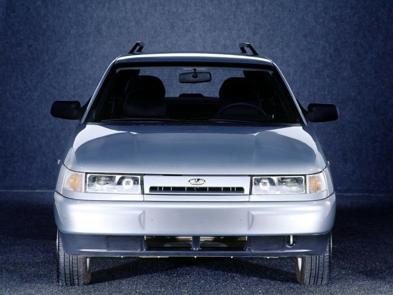 LADA (VAZ) 2111, Универсал 5 дв. — вид спереди