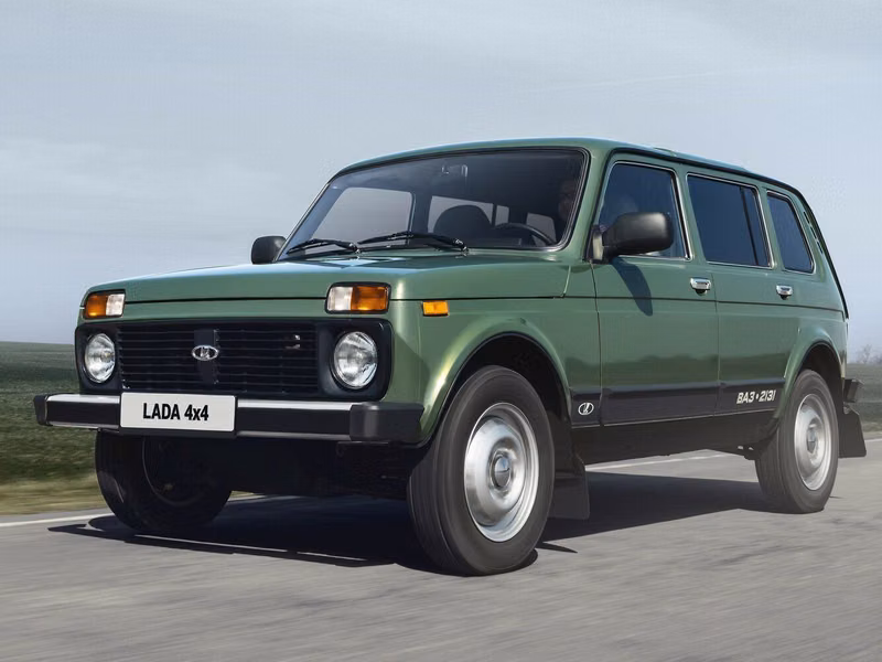 LADA (VAZ) 2131 (4x4) I، دفع رباعي 5 أبواب — منظر أمامي أيمن