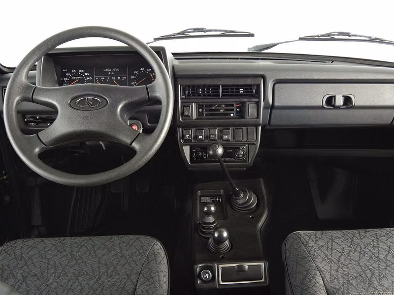 LADA (VAZ) 2131 (4x4) I، دفع رباعي 5 أبواب — منطقة السائق
