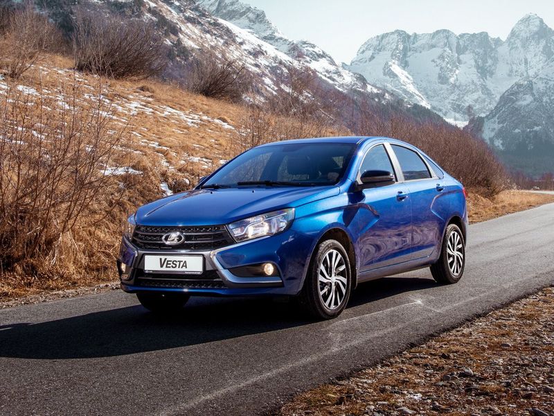 LADA (VAZ) Vesta I, Седан — вид спереди справа