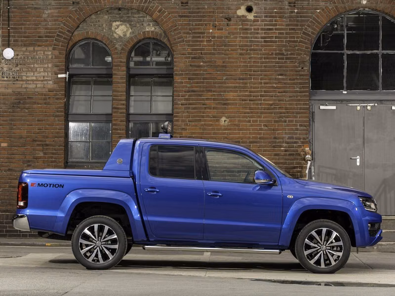 Volkswagen Amarok أنا فيس ليفت، بيك أب بكابينة مزدوجة — منظر من الجانب الأيسر