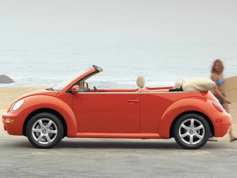 Volkswagen Beetle ط (A4)، قابلة للتحويل — منظر من الجانب الأيمن