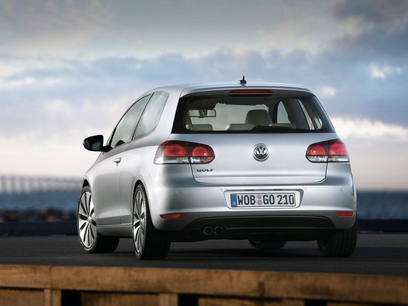 Volkswagen Golf سادساً، هاتشباك 3 أبواب — منظر خلفي أيسر