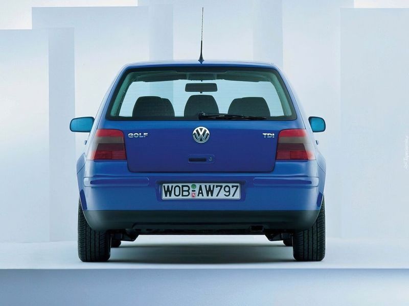 Volkswagen Golf رابعاً، هاتشباك 5 أبواب — منظر خلفي
