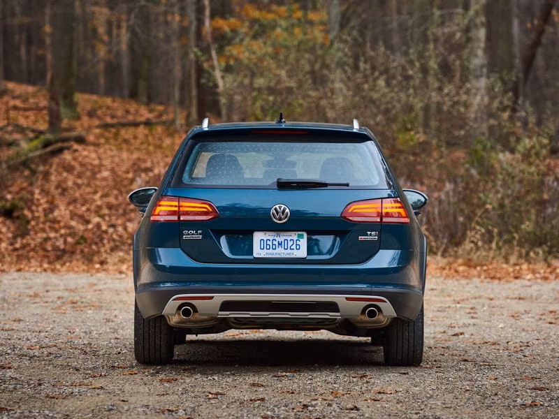 Volkswagen Golf فيس ليفت السابع، واجون 5 أبواب Alltrack — منظر خلفي