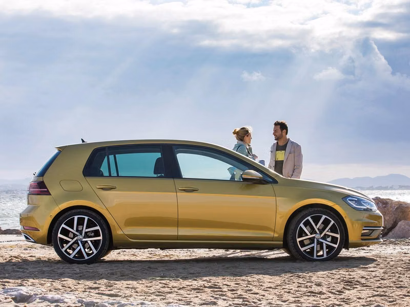 Volkswagen Golf فيس ليفت السابع، هاتشباك 5 أبواب — منظر من الجانب الأيسر