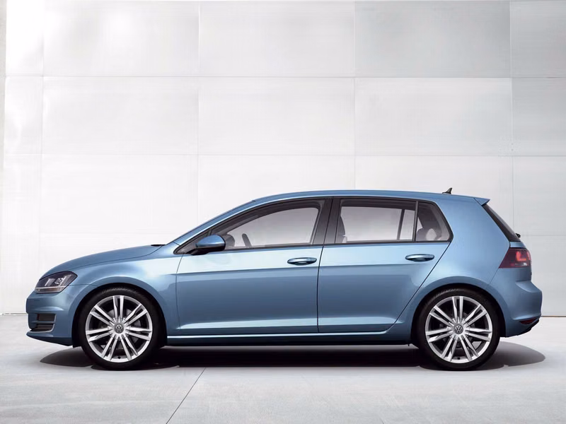 Volkswagen Golf سابعاً، هاتشباك 5 أبواب — منظر من الجانب الأيسر