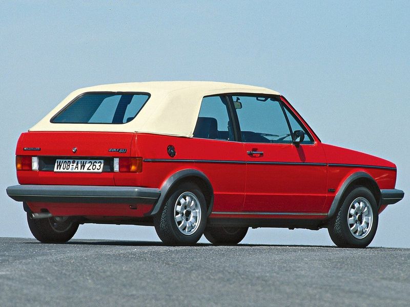 Volkswagen Golf I، قابلة للتحويل — منظر خلفي أيمن