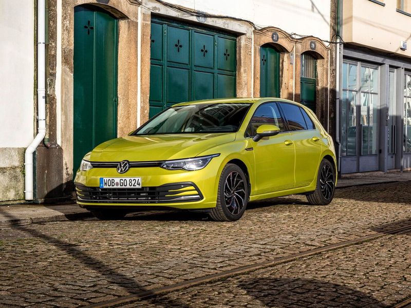 Volkswagen Golf ثامناً، هاتشباك 5 أبواب — منظر أمامي أيمن