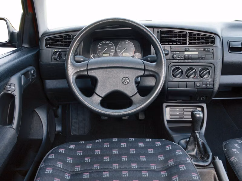 Volkswagen Golf ثالثاً، هاتشباك 3 أبواب — منطقة السائق