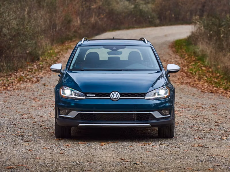 Volkswagen Golf فيس ليفت السابع، واجون 5 أبواب Alltrack — منظر أمامي