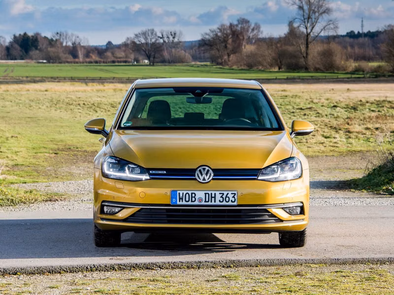 Volkswagen Golf فيس ليفت السابع، هاتشباك 5 أبواب — منظر أمامي