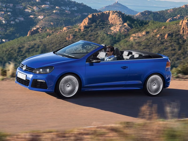 Volkswagen Golf R سادساً، قابلة للتحويل — منظر أمامي أيسر