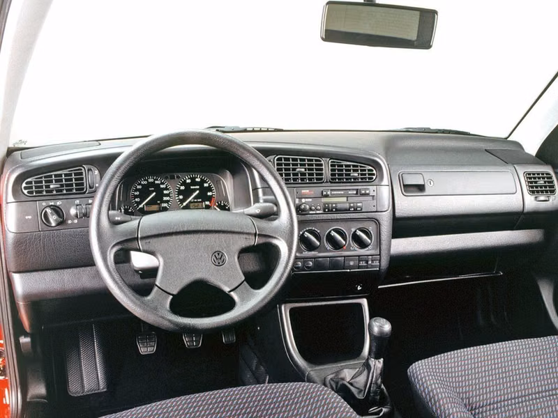 Volkswagen Jetta III, Седан — передняя панель
