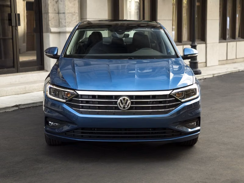 Volkswagen Jetta سابعاً، سيدان — منظر أمامي