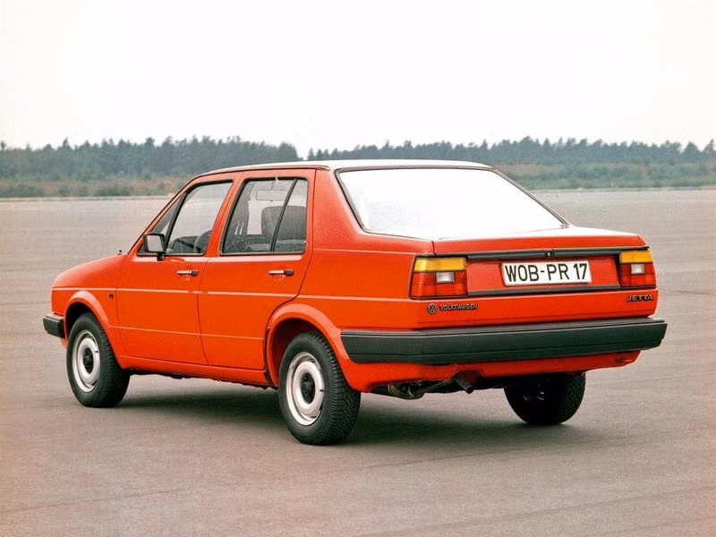 Volkswagen Jetta ثانياً، سيدان — منظر خلفي أيسر