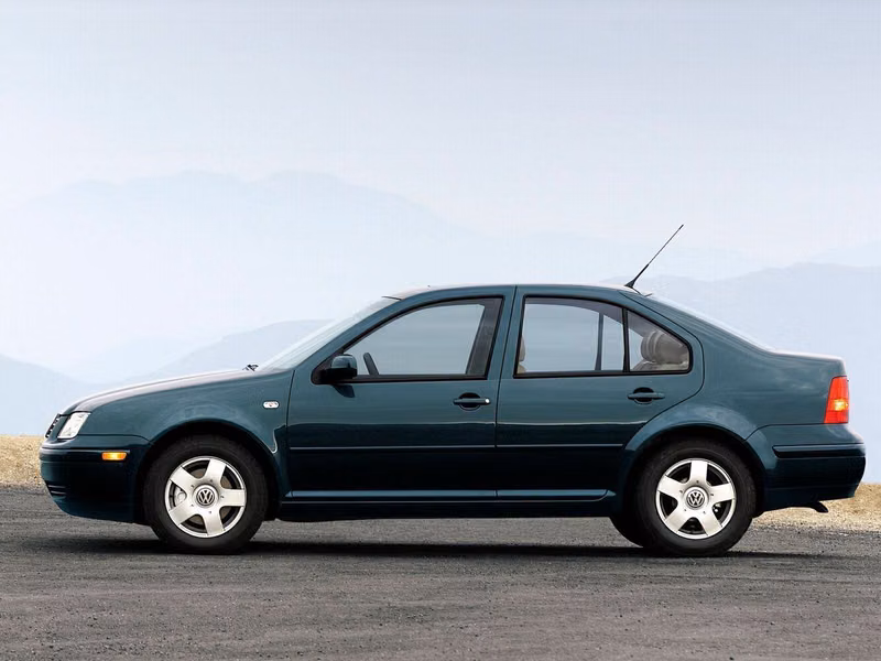 Volkswagen Jetta رابعاً، سيدان — منظر من الجانب الأيسر