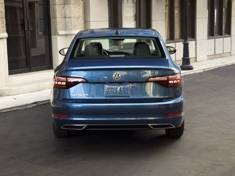 Volkswagen Jetta سابعاً، سيدان — منظر خلفي