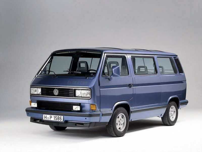 Volkswagen Multivan T3، ميني فان — منظر أمامي أيمن