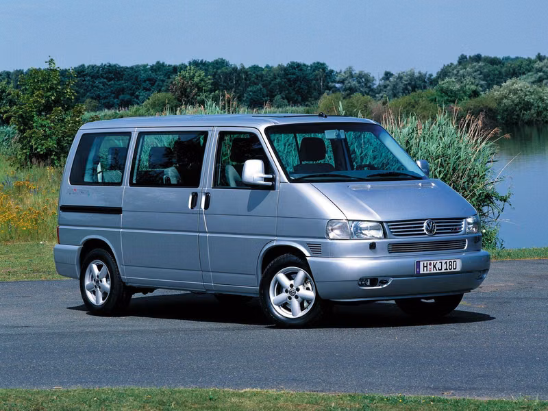 Volkswagen Multivan T4، ميني فان — منظر أمامي أيمن