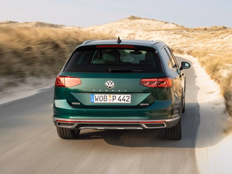 Volkswagen Passat عملية فيس ليفت B8، واجون 5 أبواب Alltrack — منظر خلفي