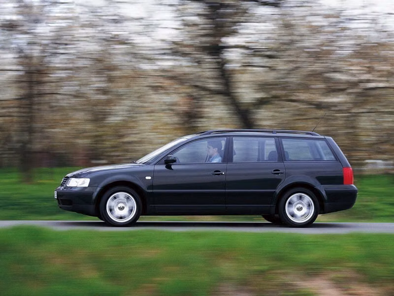 Volkswagen Passat B5، واجون 5 أبواب — منظر من الجانب الأيسر