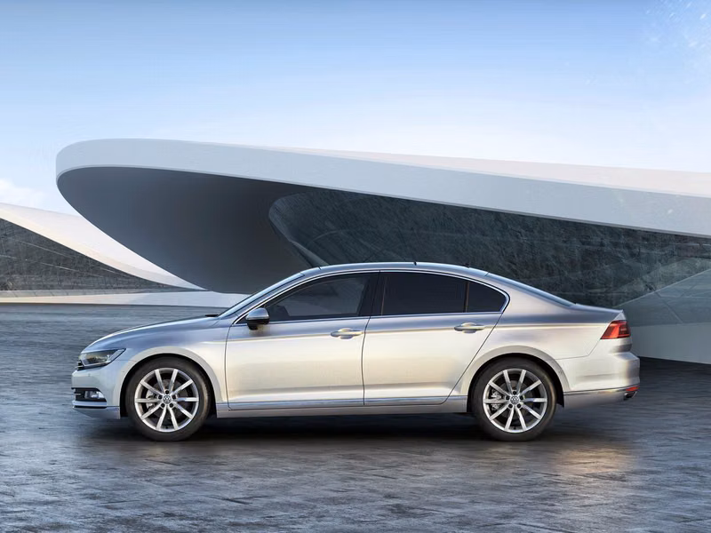 Volkswagen Passat B8, Седан — вид слева