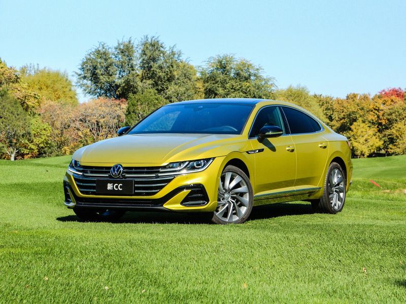 Volkswagen Passat CC فيس ليفت الثاني، ليفتباك — منظر أمامي أيسر