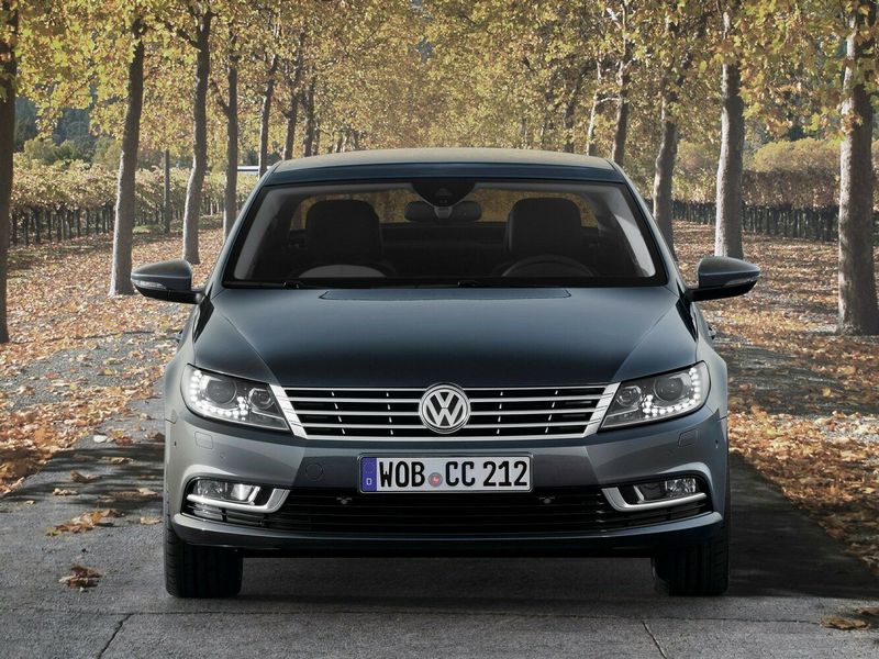 Volkswagen Passat CC أنا فيس ليفت، سيدان — منظر أمامي