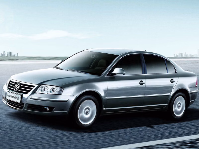 Volkswagen Passat (North America and China) Lingyu, Седан — вид спереди в три четверти