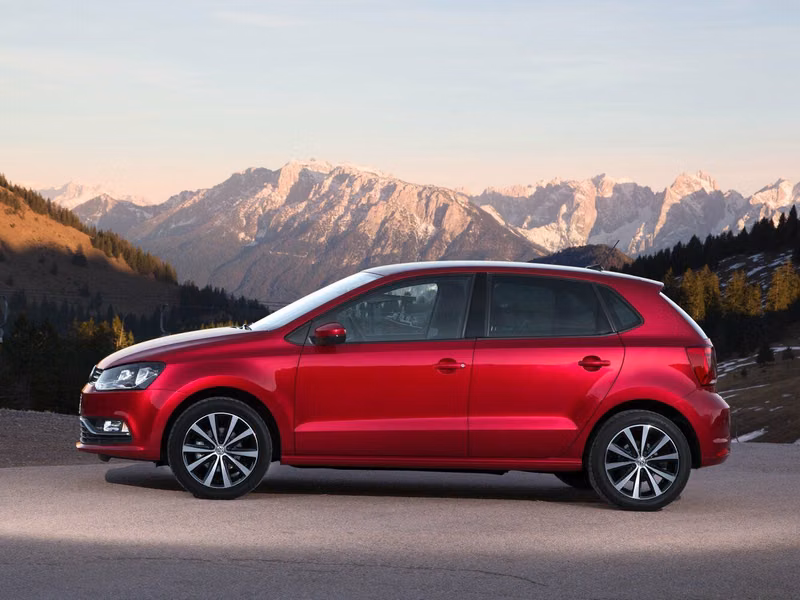Volkswagen Polo فيس ليفت V، هاتشباك 5 أبواب — منظر من الجانب الأيسر