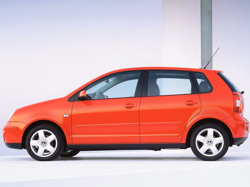 Volkswagen Polo IV, Hatchback 5 dr. — left side view