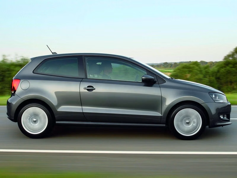 Volkswagen Polo V, Hatchback 3 dr. — left side view