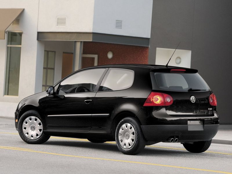Volkswagen Rabbit II, Hatchback 3 dr. — rear three-quarter view