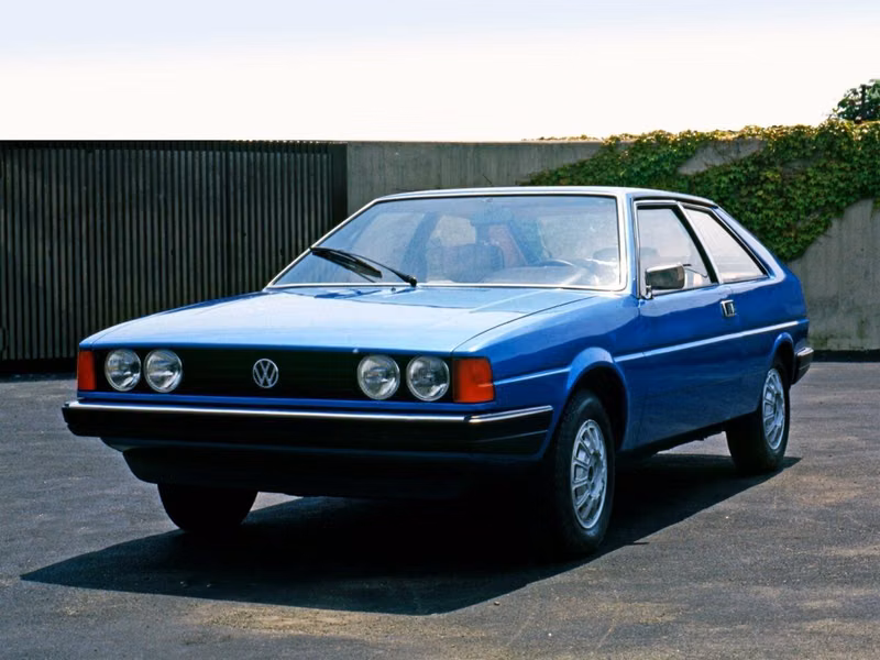 Volkswagen Scirocco I، هاتشباك 3 أبواب — منظر أمامي أيمن