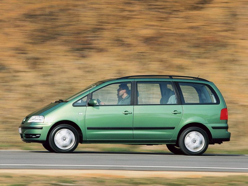 Volkswagen Sharan I Рестайлинг, Минивэн — вид слева