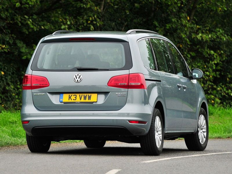 Volkswagen Sharan II, Минивэн — вид сзади справа